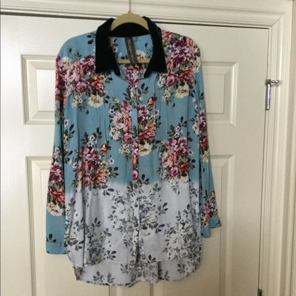 Floral blouse with velvet collar - Picture 2 of 3
